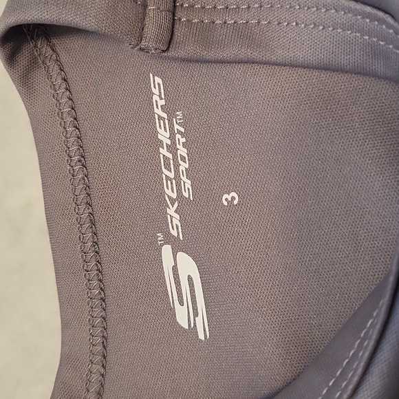 Set of two Skechers Sport athletic tops - Picture 4 of 6